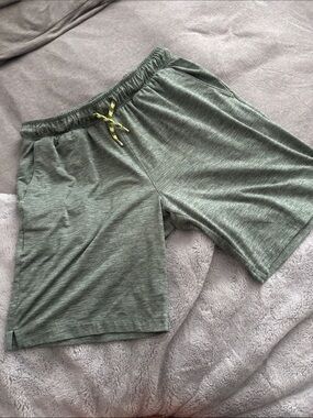 VGC Boys Crewcuts Athletic Heathered Olive Green Performance Shorts Size 14